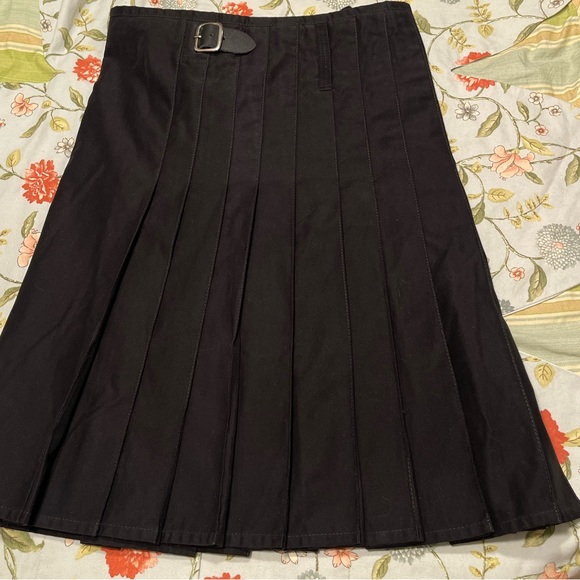 Versatta Black Kilt Skirt - Picture 15 of 15